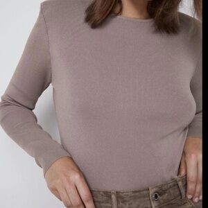New Zara Mauve Gray Shoulder Pad Knit Stretchy Sweater 2142/173 Medium